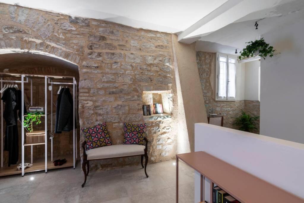 Cornelia Cavern Cosy Studio Apartment In سبيلّو المظهر الخارجي الصورة