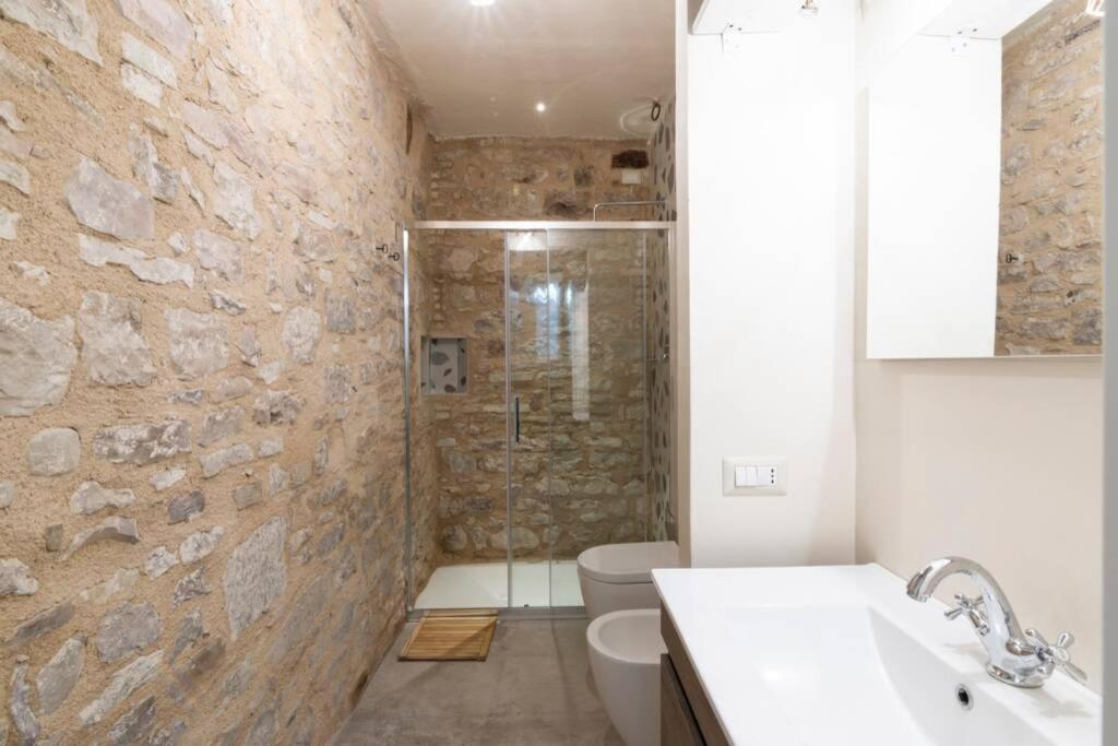 Cornelia Cavern Cosy Studio Apartment In سبيلّو المظهر الخارجي الصورة