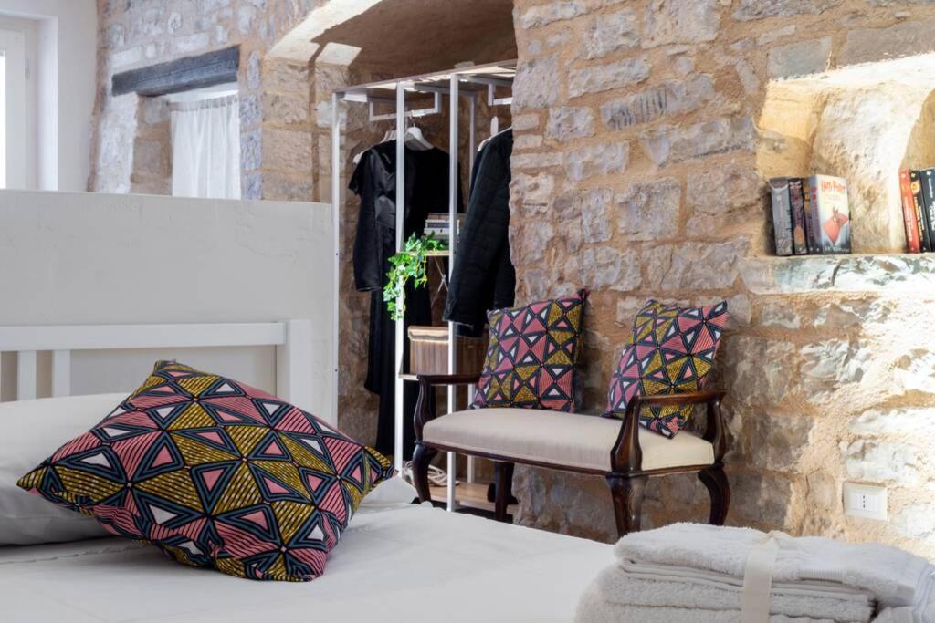 Cornelia Cavern Cosy Studio Apartment In سبيلّو المظهر الخارجي الصورة